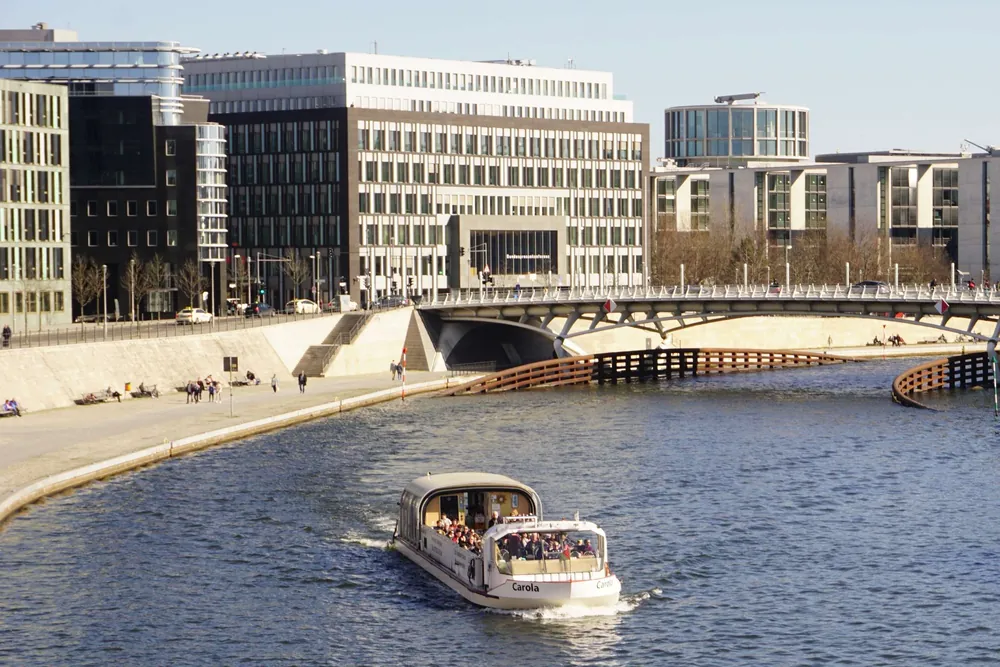 Bilingual panorama boat tour on the Berlin Spree — photo 5