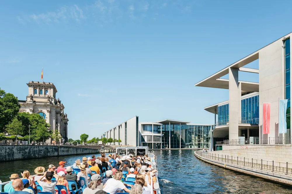 Berlin city boat tour with audio guide on the Spree — photo 2