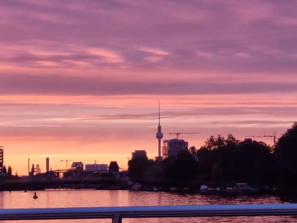 Solar-powered sunset catamaran cruise in Berlin — photo 1
